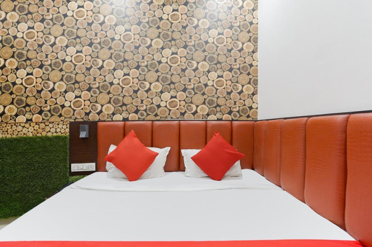 Oyo 48489 Adarsh Plaza Saharanpur Exterior foto