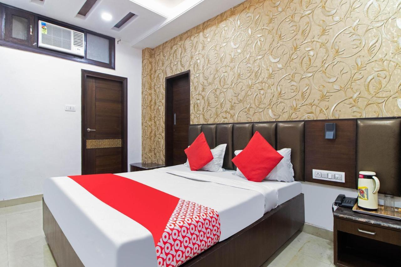 Oyo 48489 Adarsh Plaza Saharanpur Exterior foto