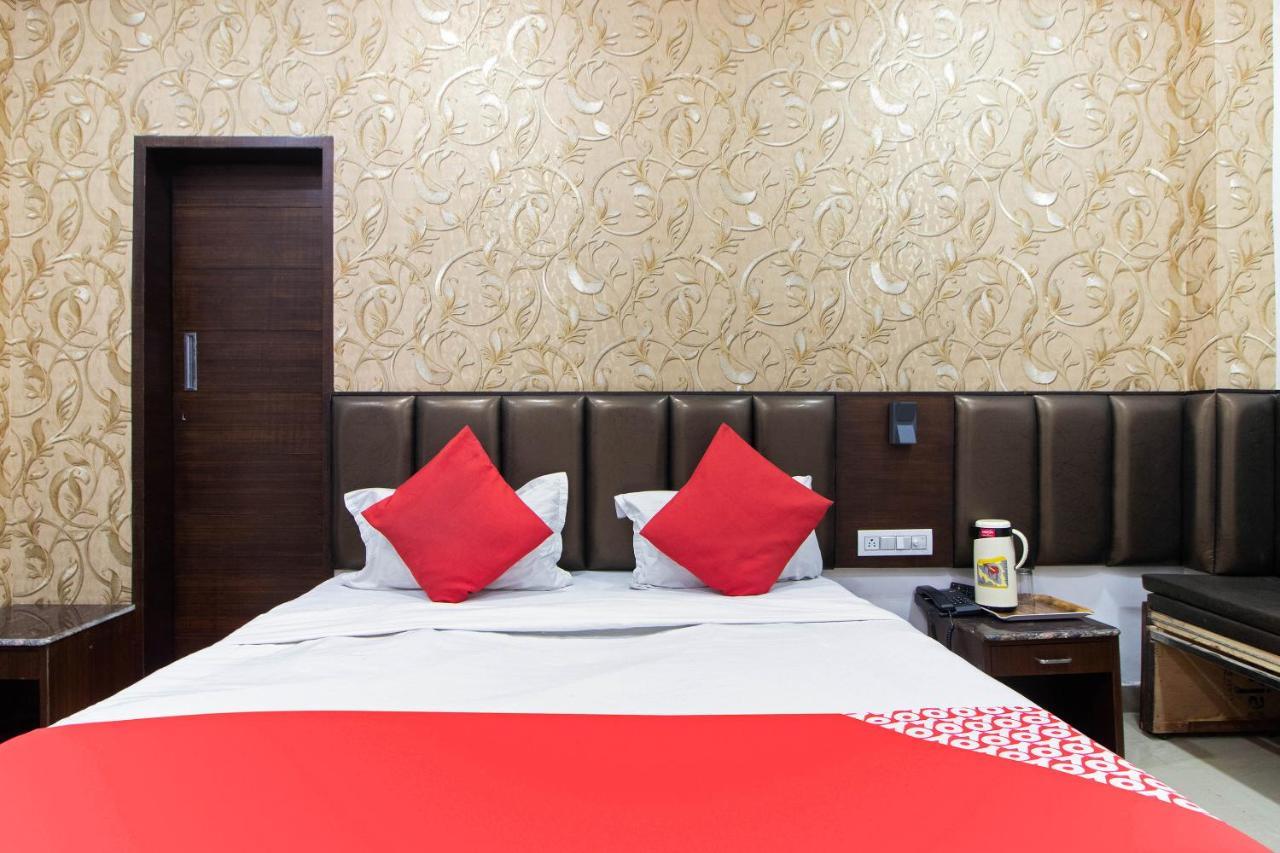 Oyo 48489 Adarsh Plaza Saharanpur Exterior foto