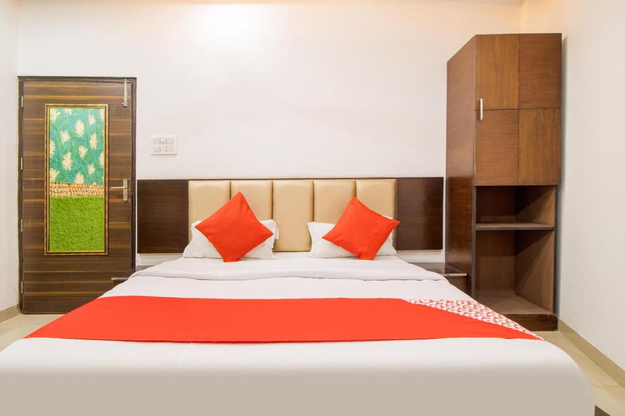 Oyo 48489 Adarsh Plaza Saharanpur Exterior foto