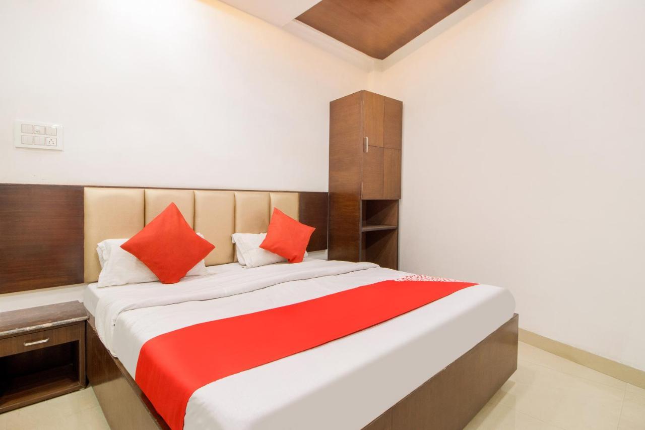 Oyo 48489 Adarsh Plaza Saharanpur Exterior foto